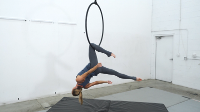 Single Knee Hang Single Knee Hang