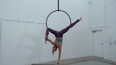 Straddle Back Knee Drop Straddle Back Knee Drop